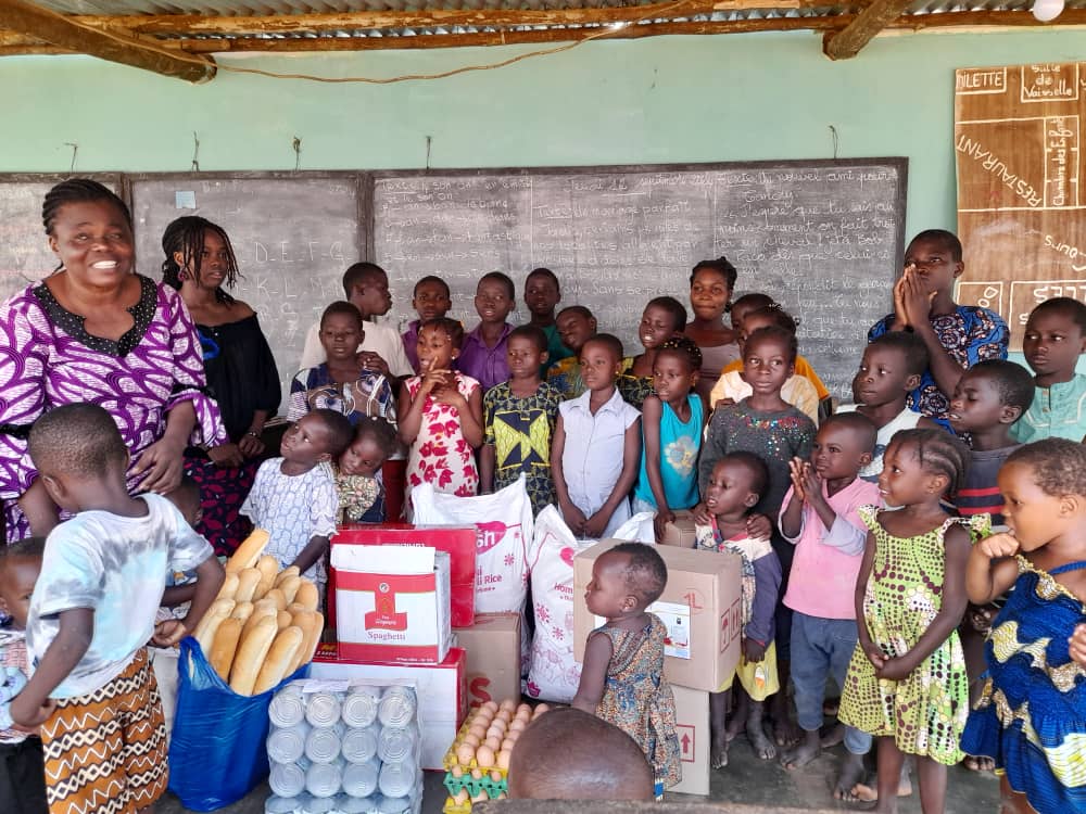 les enfants du centre d'accueil EPG que nous soutenons avec Justine la créatrice et responsable de ce lieu merveilleux